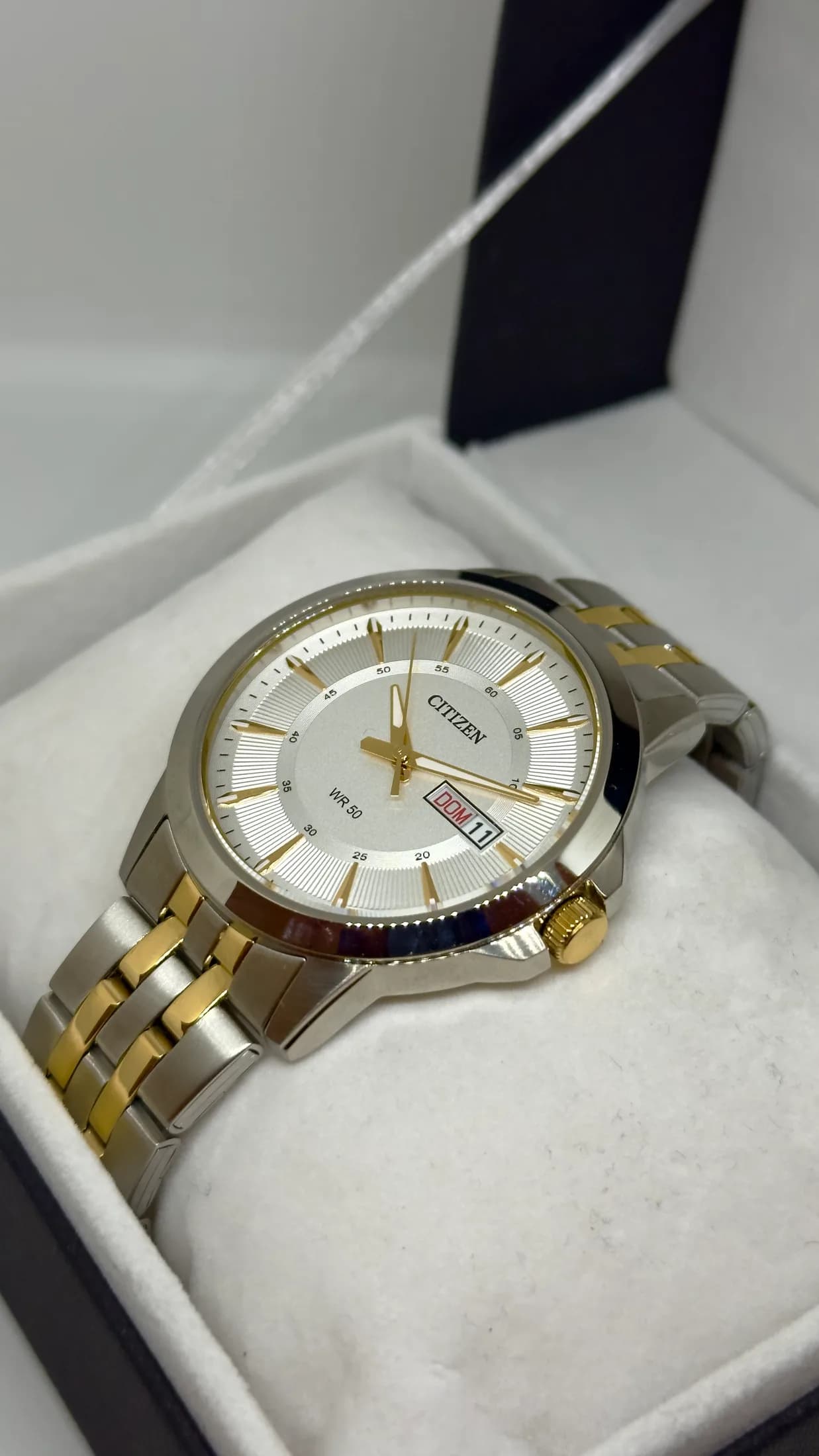 Citizen Quartz Day Date 2